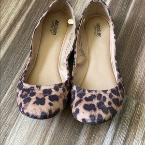 Women’s flats